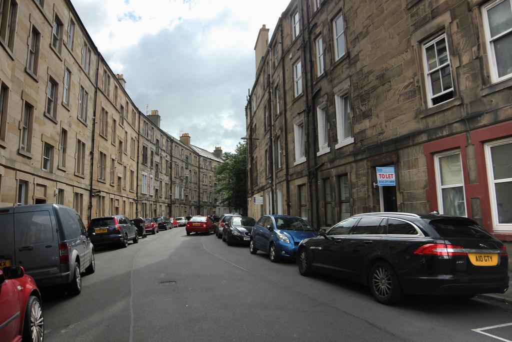 Chic & Bright Flat Near Holyrood Park Apartment เอดินบะระ ห้อง รูปภาพ